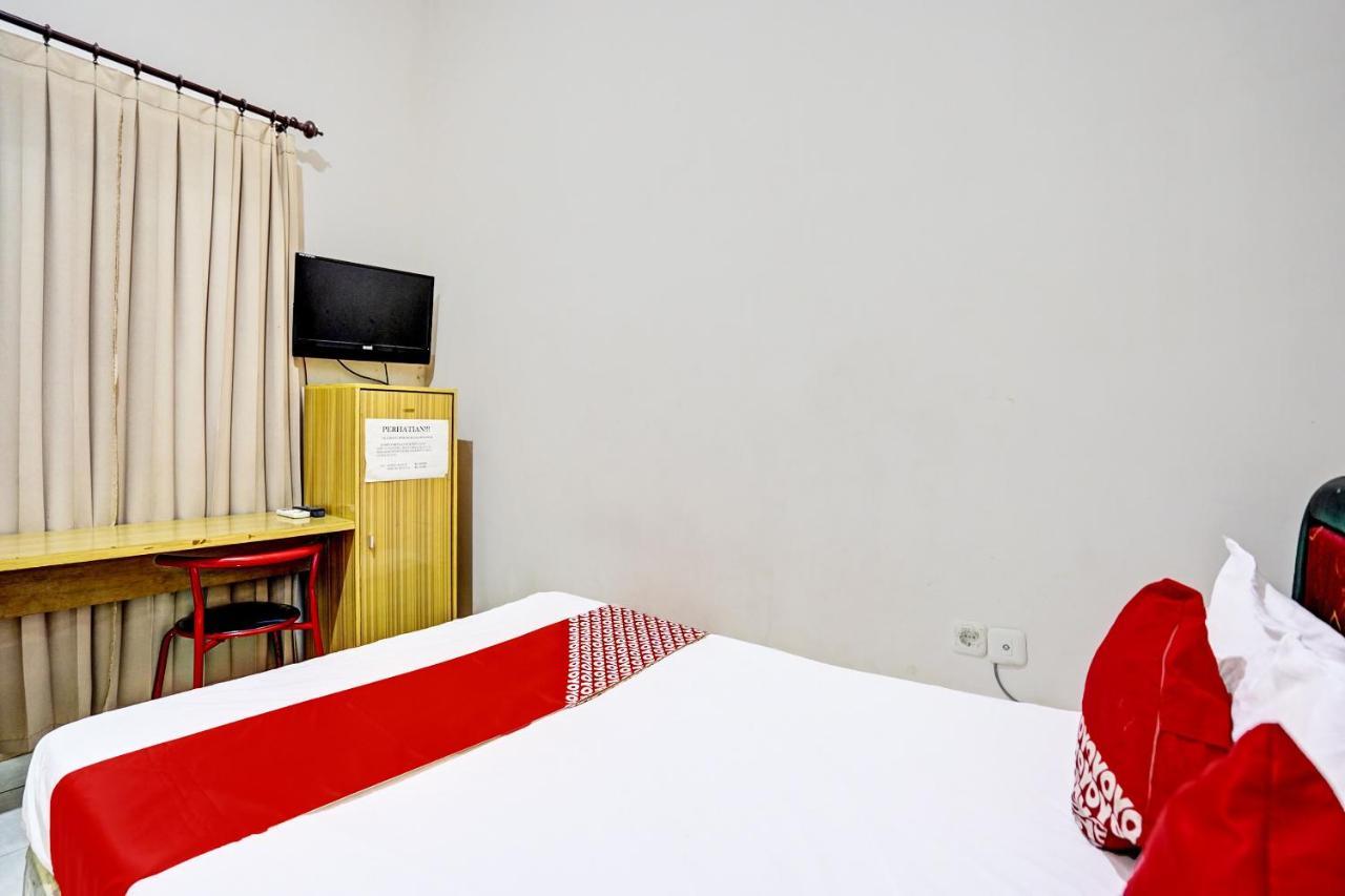 Oyo Life 92190 Arya Guest House Тулунгагунг Экстерьер фото