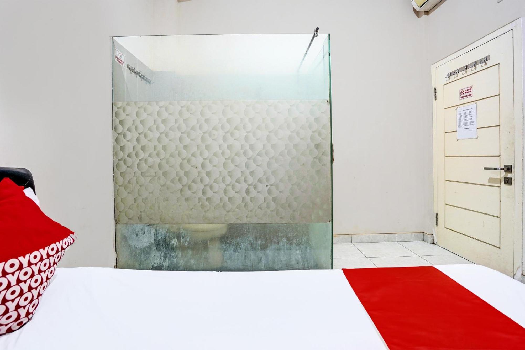 Oyo Life 92190 Arya Guest House Тулунгагунг Экстерьер фото