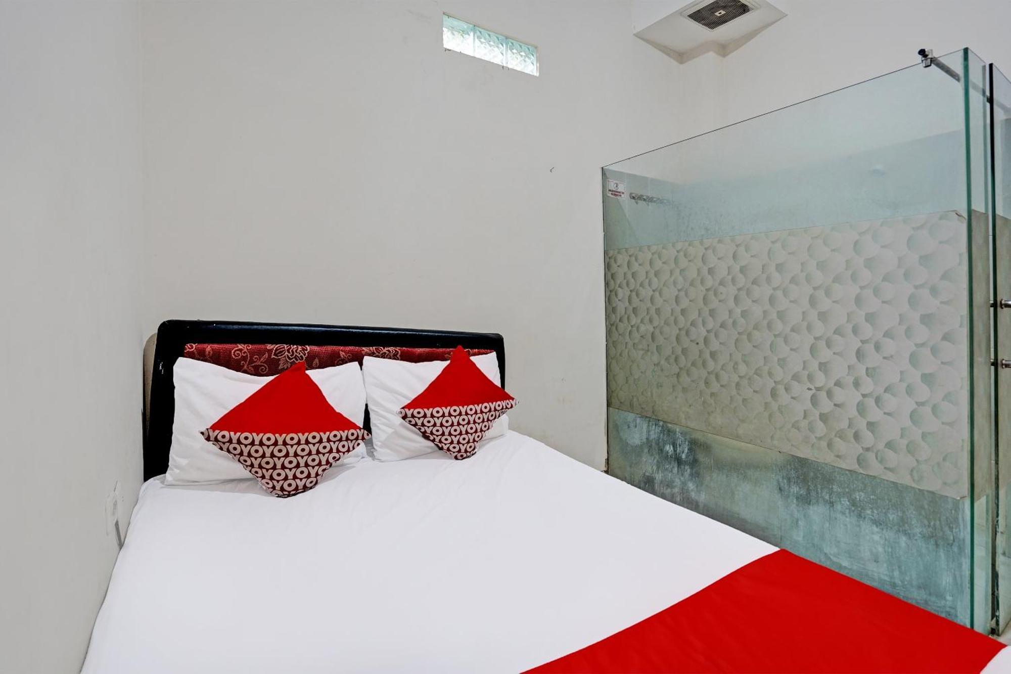 Oyo Life 92190 Arya Guest House Тулунгагунг Экстерьер фото