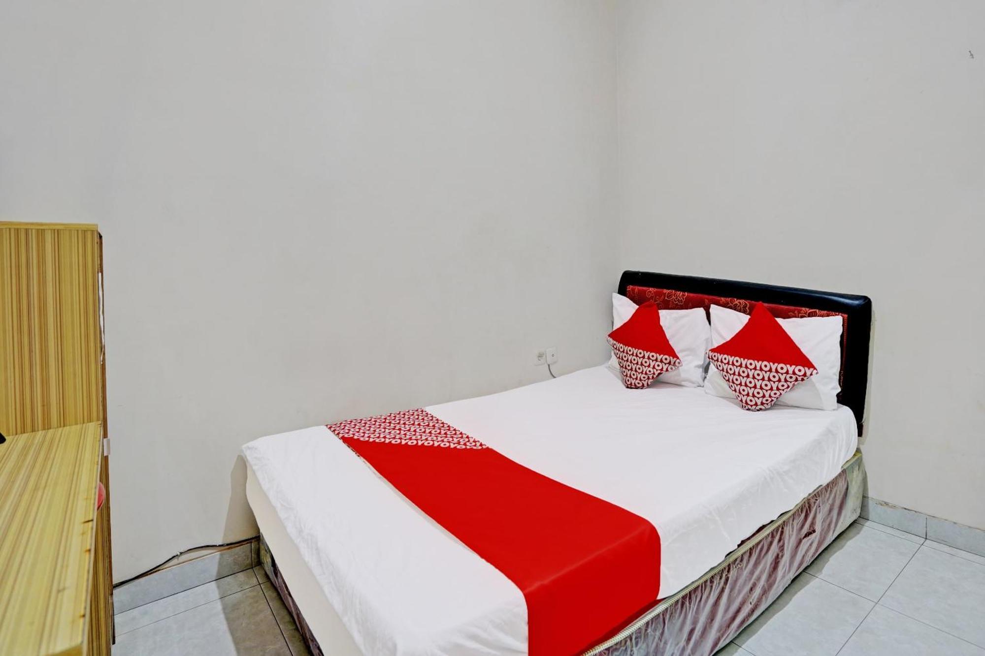 Oyo Life 92190 Arya Guest House Тулунгагунг Экстерьер фото
