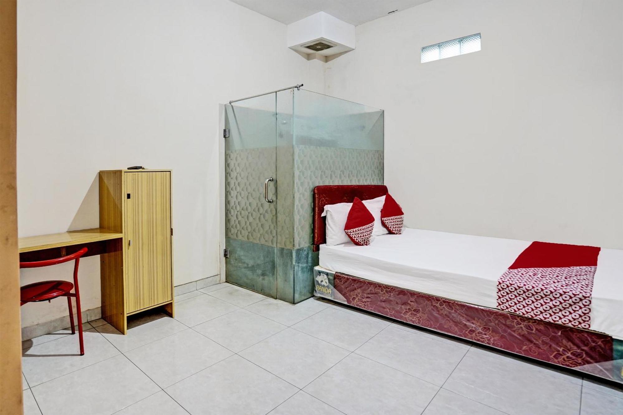 Oyo Life 92190 Arya Guest House Тулунгагунг Экстерьер фото
